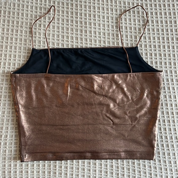 Aritzia | Little Moon Metallic Bungee Crop - Picture 2 of 4